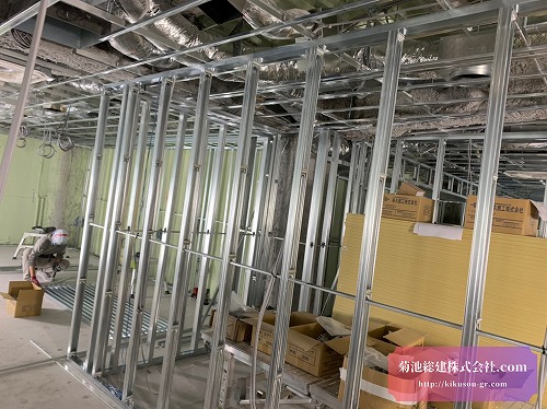 LGS工事|中央区京橋 施工現場のご紹介 オフィスビル 軽量鉄骨工事 - 菊池総建株式会社
